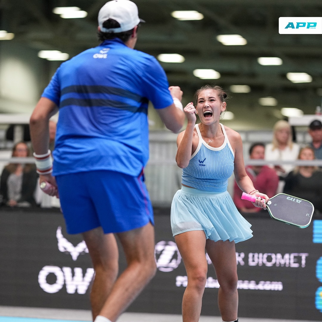 Roos Van Reek celebrating with her partner during a match